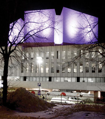 Purple ColorReach floodlights draw attention to the beautiful Finlandia Hall building